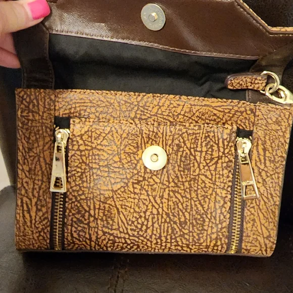 Leather wristlet never used no tags - Picture 4 of 5